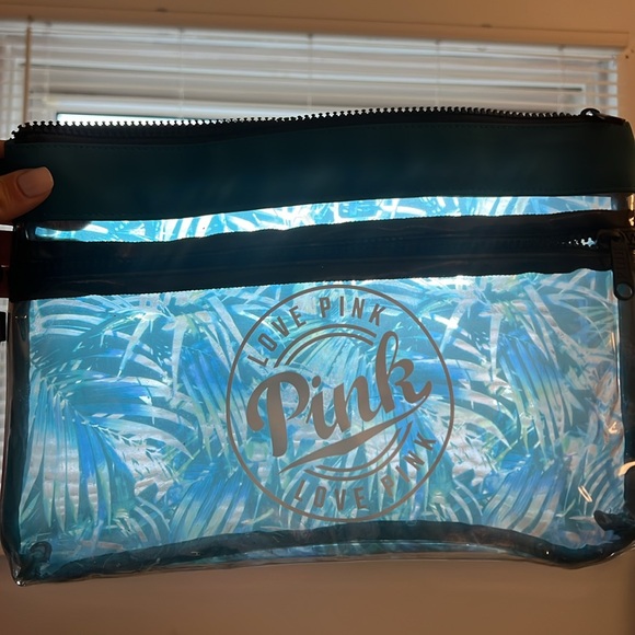 Pink Clutch - Picture 2 of 8